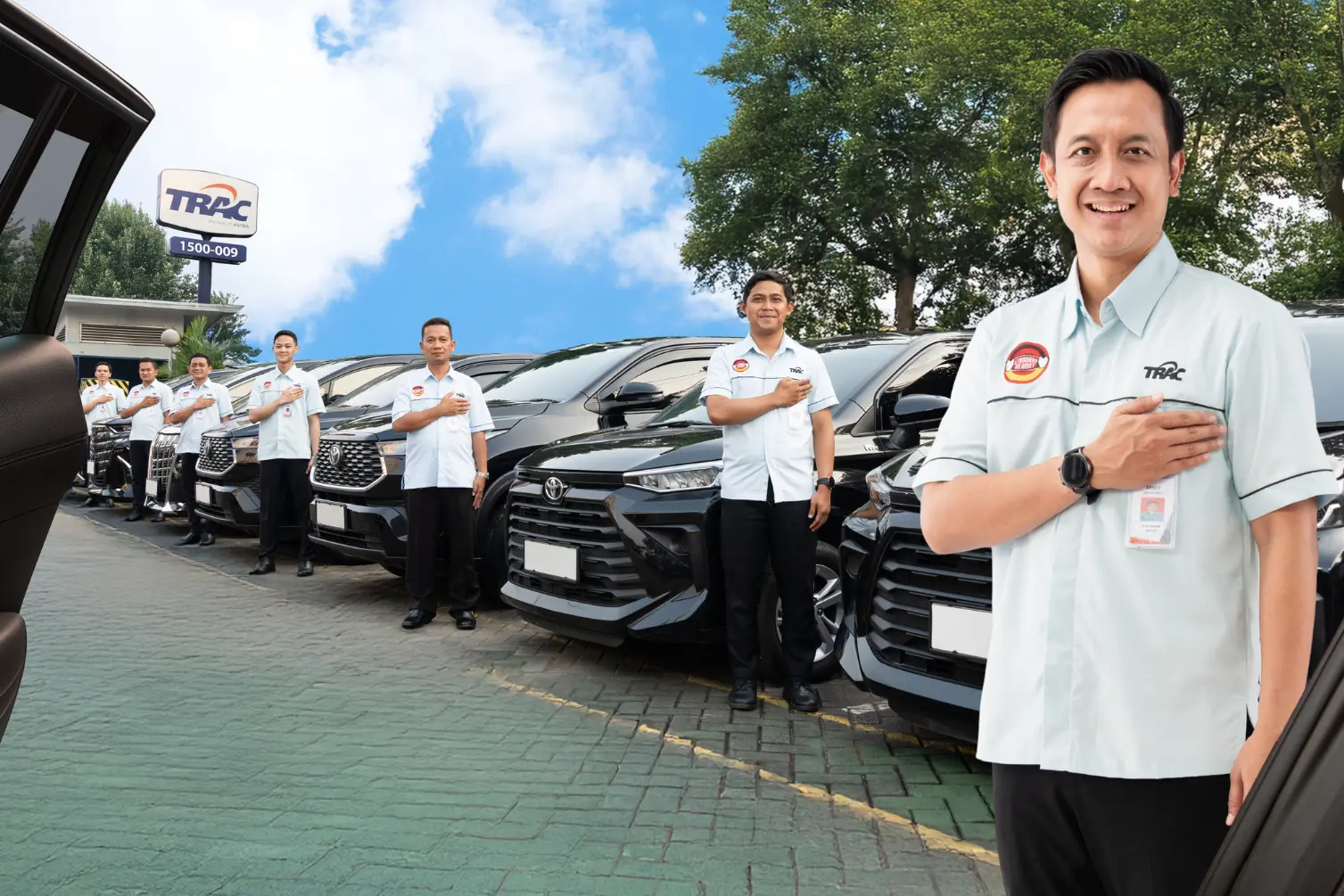TRACtoGo Versi Terbaru_ Solusi Rental Mobil Praktis untuk Liburan dan Perjalanan Bisnis (2).webp