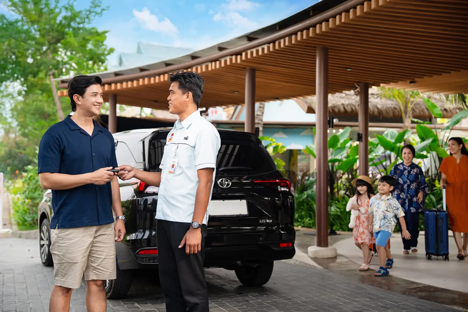 TRACtoGo Versi Terbaru_ Solusi Rental Mobil Praktis untuk Liburan dan Perjalanan Bisnis (4).webp