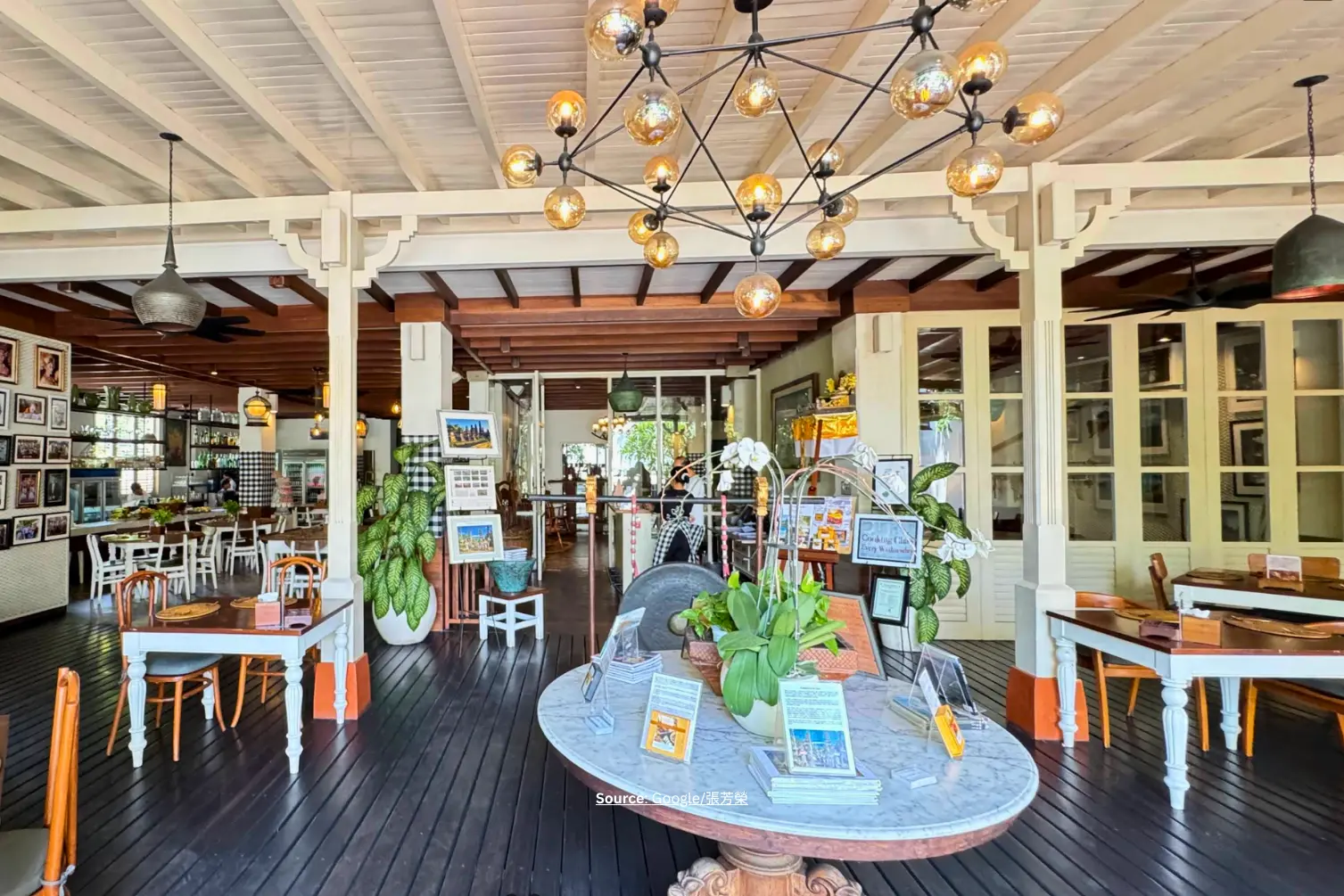 DiAtas by Art Café Bumbu Bali.webp