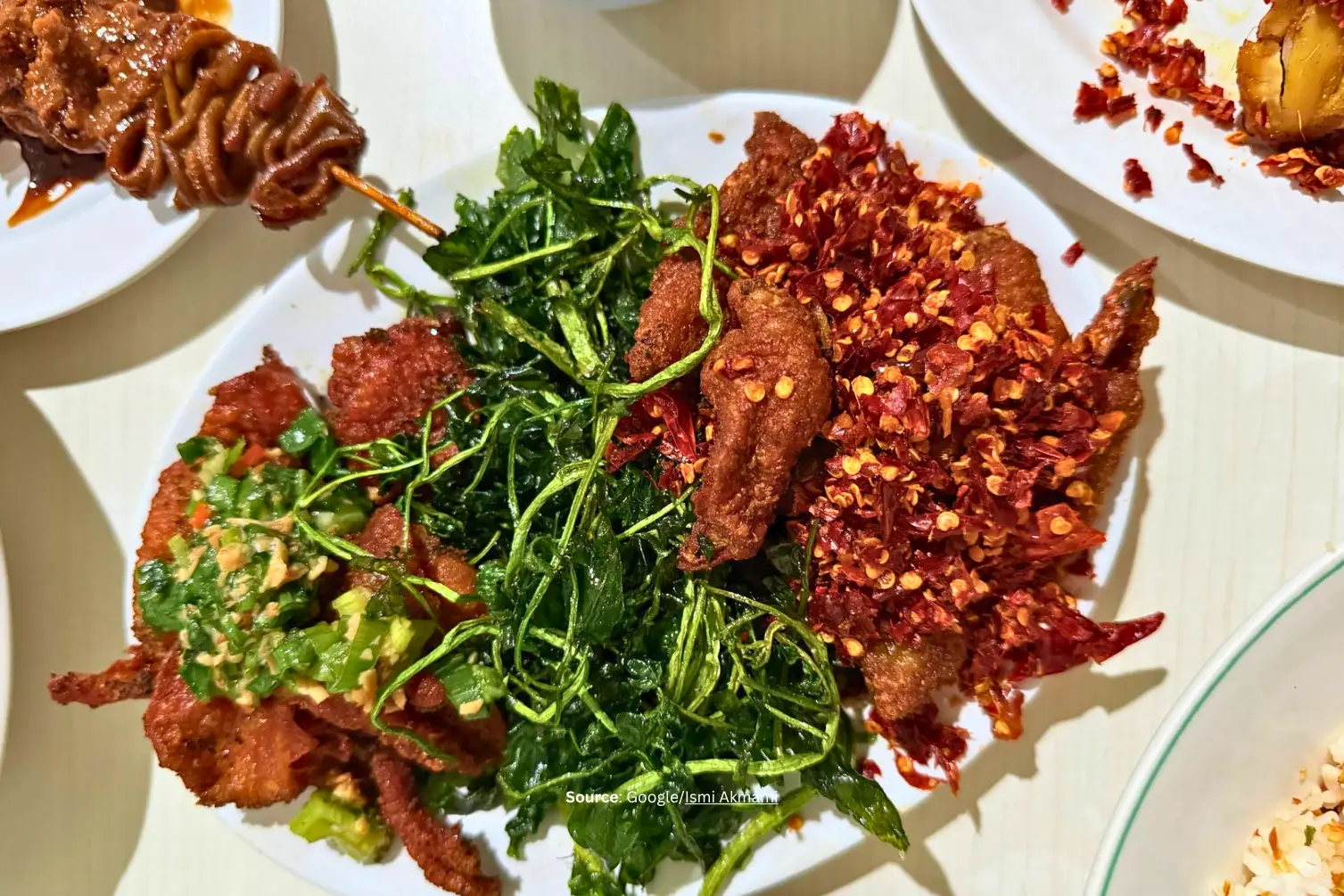 Ayam Sari Rasa, si pedas yang menggoda.webp