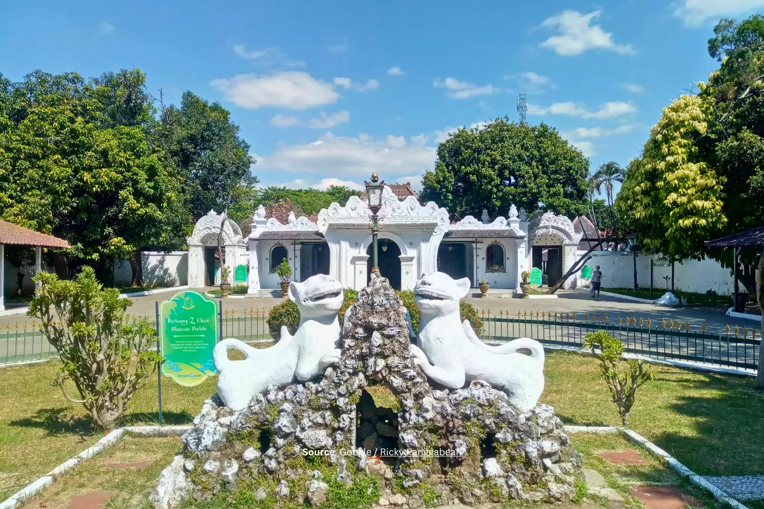 Keraton Kesepuhan Cirebon.webp